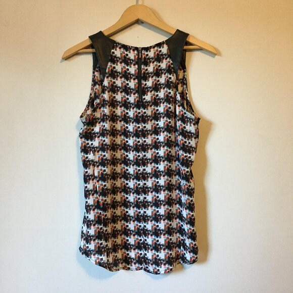 Two Tone Pixel & Faux Leather Shoulder Back Zipper Tank Top - Picture 2 of 13